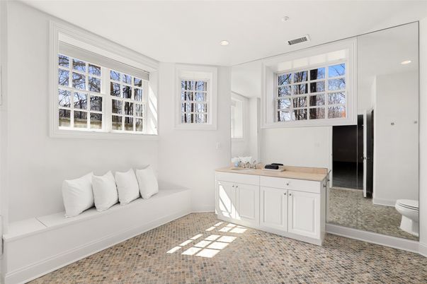 Bathroom, Interior, Recessed Lighting