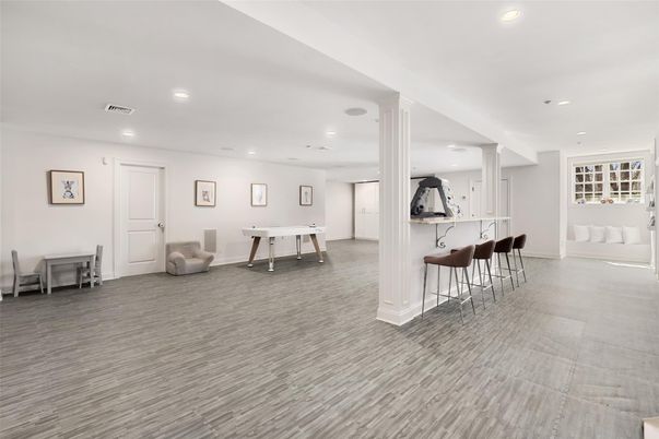 Game Room, Interior, Recessed Lighting