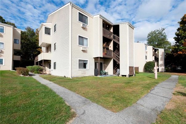 Backyard, Exterior, Facade, Rowhouse