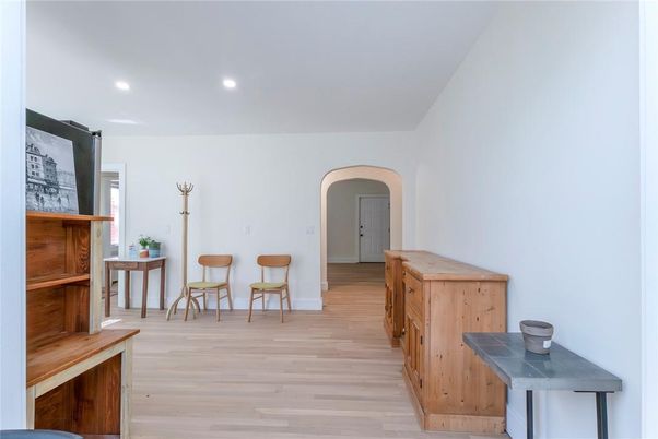Interior, Recessed Lighting, Wood Texture Flooring