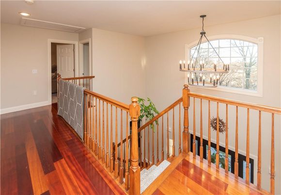 Interior, Pendant Lights, Recessed Lighting, Wood Texture Flooring