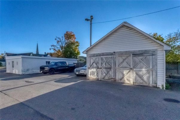 Detached Garage, Exterior