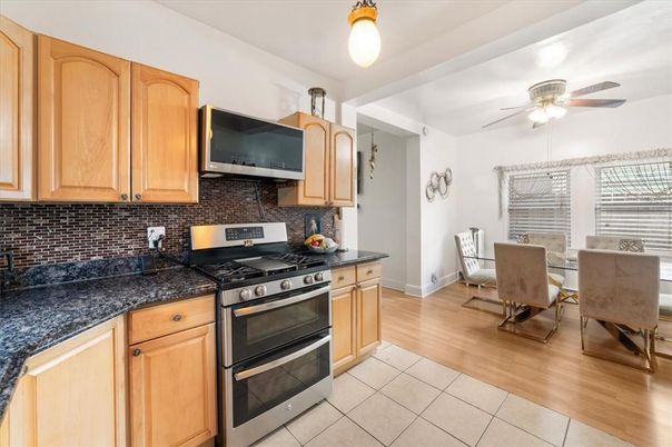Dining room, Interior, Kitchen, Stainless Steel Appliances, Wood Texture Flooring