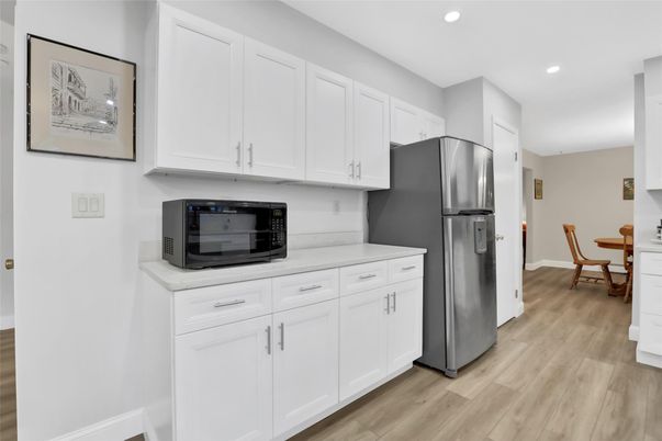 Dining room, Interior, Kitchen, Recessed Lighting, Wood Texture Flooring