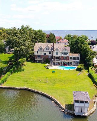 Exterior, Lake