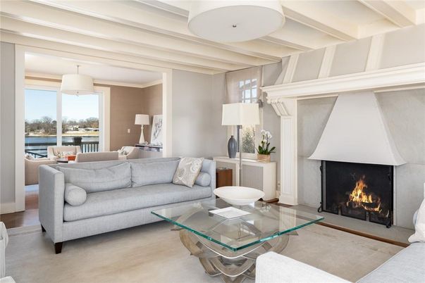 Fireplace, Interior, Living room, Water