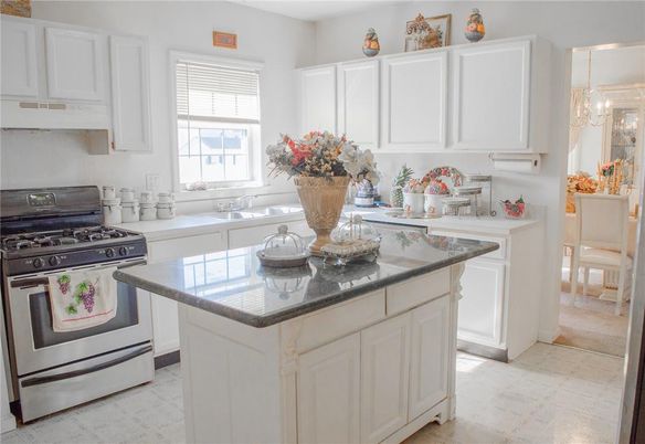 Interior, Kitchen, Pendant Lights, Stainless Steel Appliances