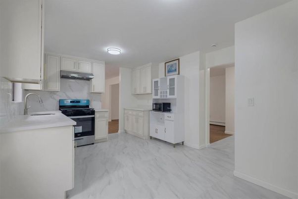 Interior, Kitchen, Marble, Stainless Steel Appliances