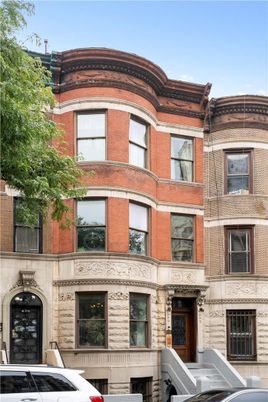 Exterior, Facade, Brick Facade, Rowhouse