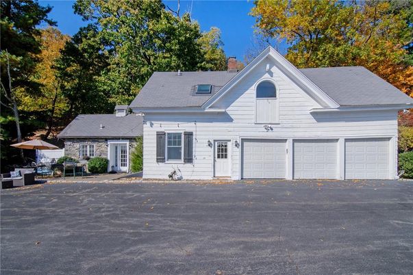Attached, Exterior, Facade, Farmhouse
