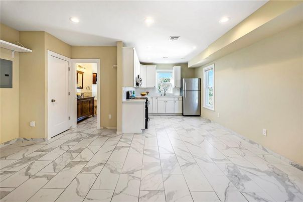 Interior, Kitchen, Marble, Recessed Lighting, Washer