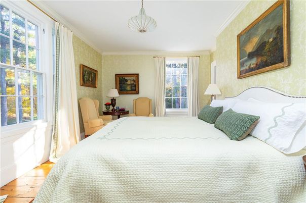 Bedroom, Interior, Pendant Lights, Wood Texture Flooring