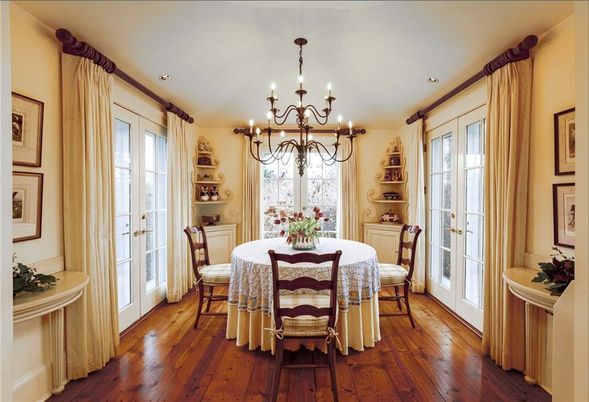 Chandelier, Dining room, Interior, Recessed Lighting, Wood Texture Flooring