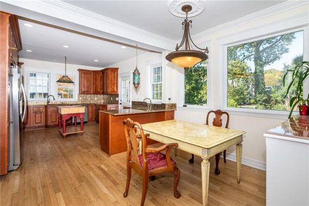 Dining room, Interior, Kitchen, Pendant Lights, Recessed Lighting, Wood Texture Flooring