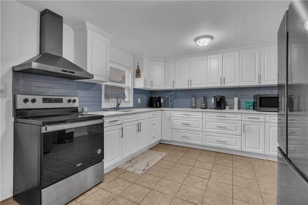 Interior, Kitchen, Stainless Steel Appliances