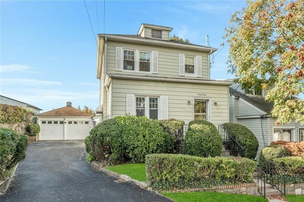 Detached Garage, Exterior, Facade, American Foursquare