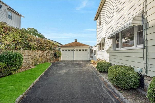 Detached Garage, Exterior
