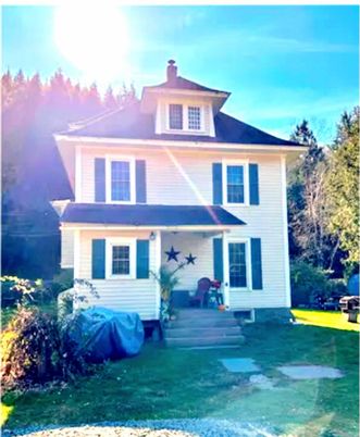 Exterior, Facade, American Foursquare