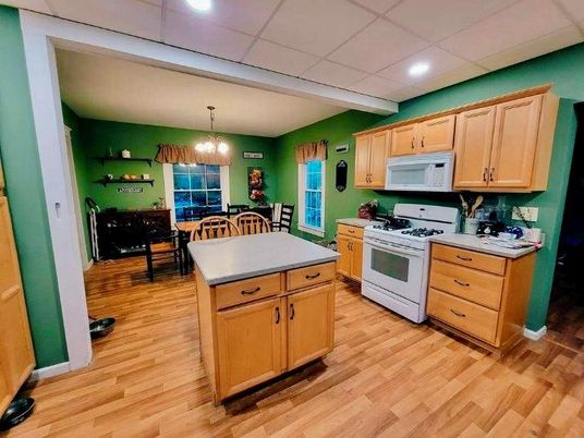 Chandelier, Dining room, Interior, Kitchen, Recessed Lighting, Wood Texture Flooring