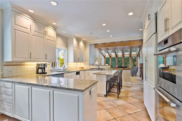 Dining room, Interior, Kitchen, Recessed Lighting, Stainless Steel Appliances