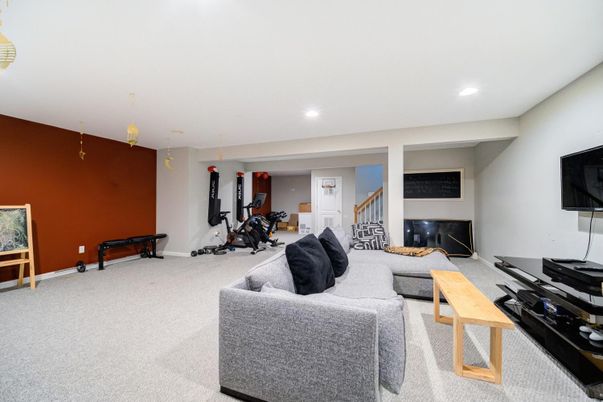 Fitness Equipment, Interior, Living room, Recessed Lighting