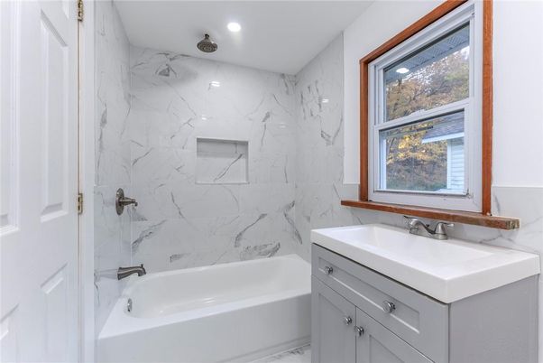 Bathroom, Interior, Marble Walls, Recessed Lighting