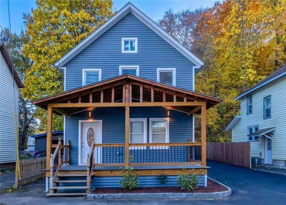 Exterior, Facade, Queen Anne Victorian