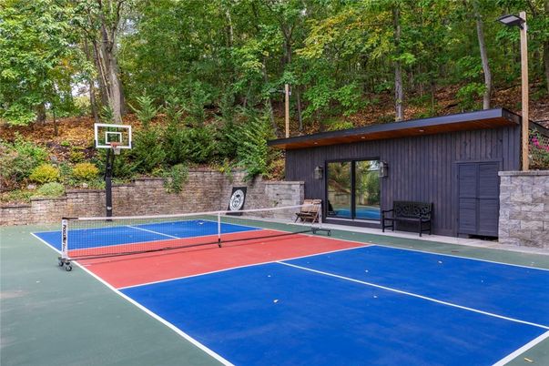 Exterior, Tennis Courts