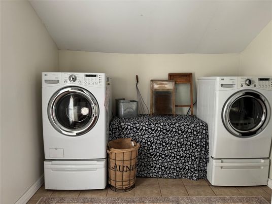 Interior, Utility Closets, Washer