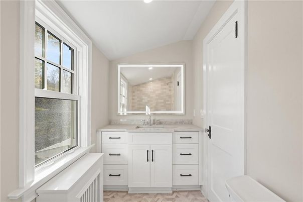 Bathroom, Interior, Recessed Lighting