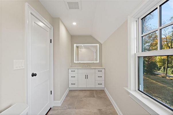 Bathroom, Interior, Recessed Lighting