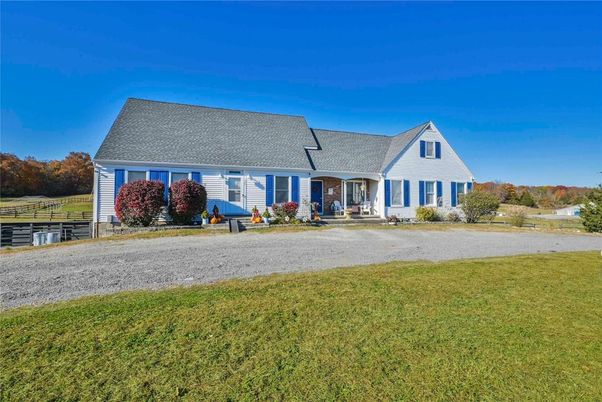Backyard, Exterior, Facade, Cape Cod