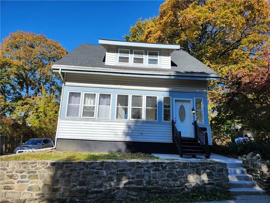 Exterior, Facade, American Foursquare