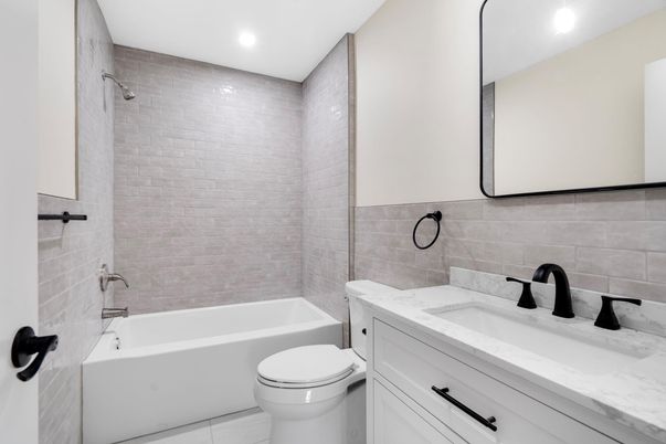 Bathroom, Interior, Recessed Lighting