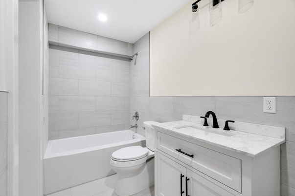Bathroom, Interior, Recessed Lighting