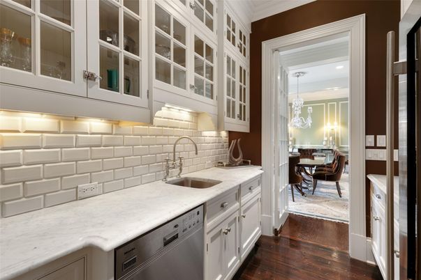 Chandelier, Dining room, Interior, Kitchen, Pendant Lights, Recessed Lighting, Wood Texture Flooring