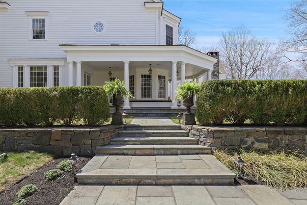 Exterior, Facade, American Foursquare
