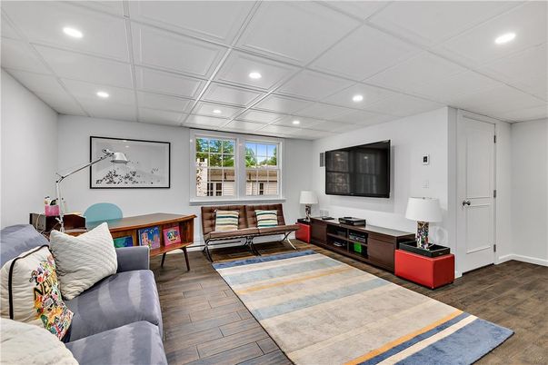 Interior, Recessed Lighting, Wood Texture Flooring