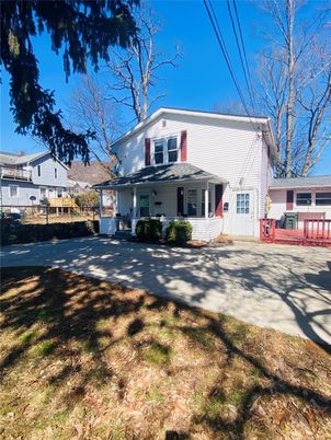 Backyard, Exterior, Facade, Queen Anne Victorian