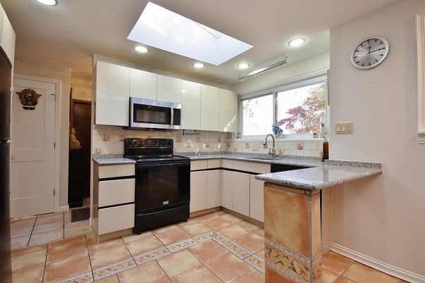 Interior, Kitchen, Recessed Lighting