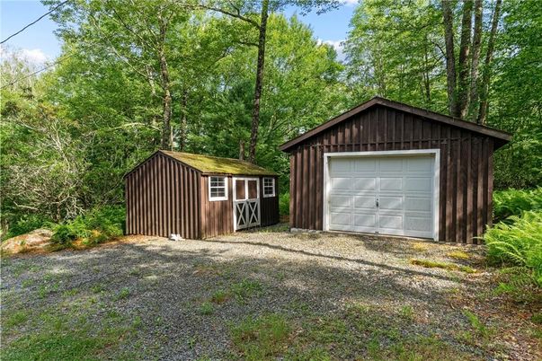 Detached Garage, Exterior