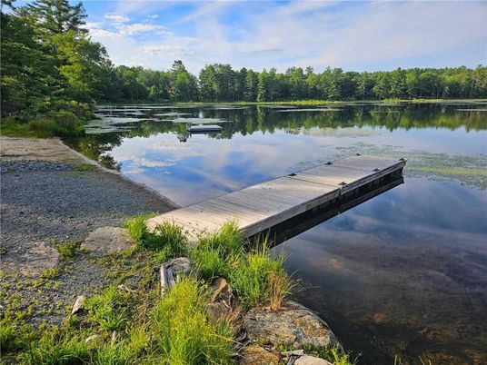 Exterior, Lake