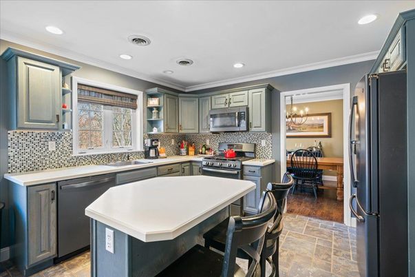 Chandelier, Dining room, Interior, Kitchen, Recessed Lighting, Stainless Steel Appliances