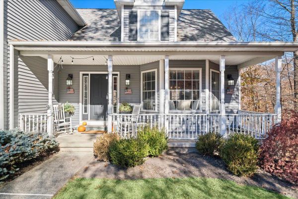 Exterior, Facade, Cape Cod