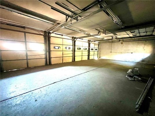 Garage, Interior