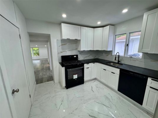 Interior, Kitchen, Marble, Recessed Lighting