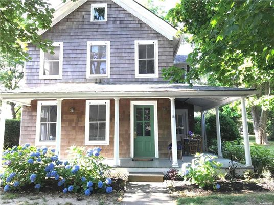 Exterior, Facade, Queen Anne Victorian