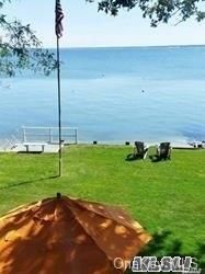Exterior, Lake