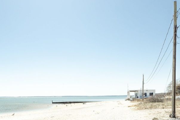 Exterior, Lake