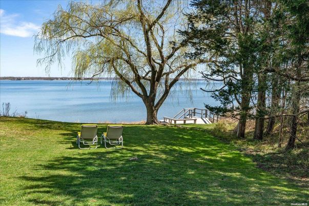 Exterior, Lake